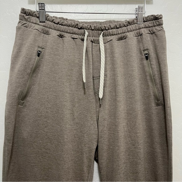 Vuori Men’s Ponto Performance Jogger Pants - Picture 2 of 8